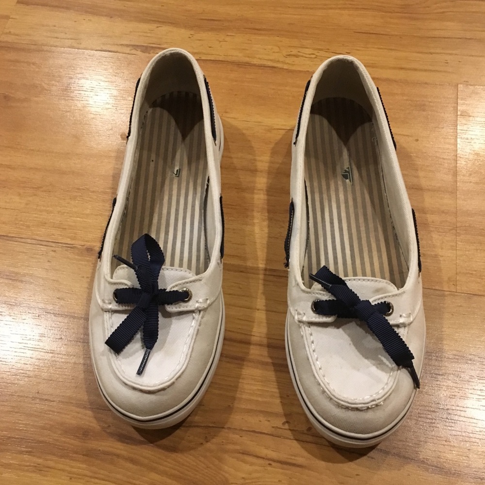 White and Navy Sperry Top Sliders
